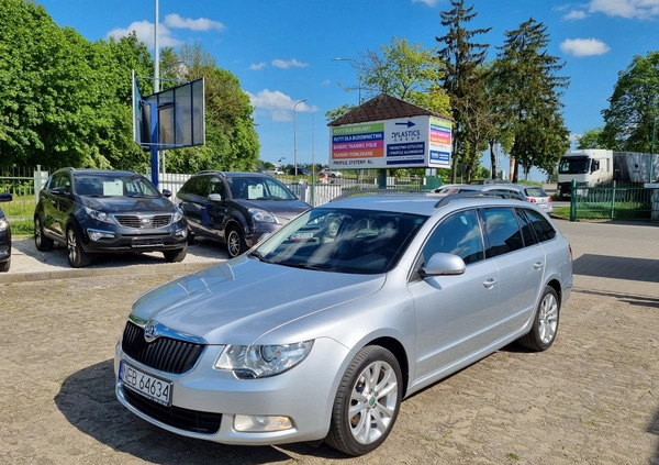 Skoda Superb cena 35600 przebieg: 239700, rok produkcji 2012 z Ostrów Lubelski małe 562